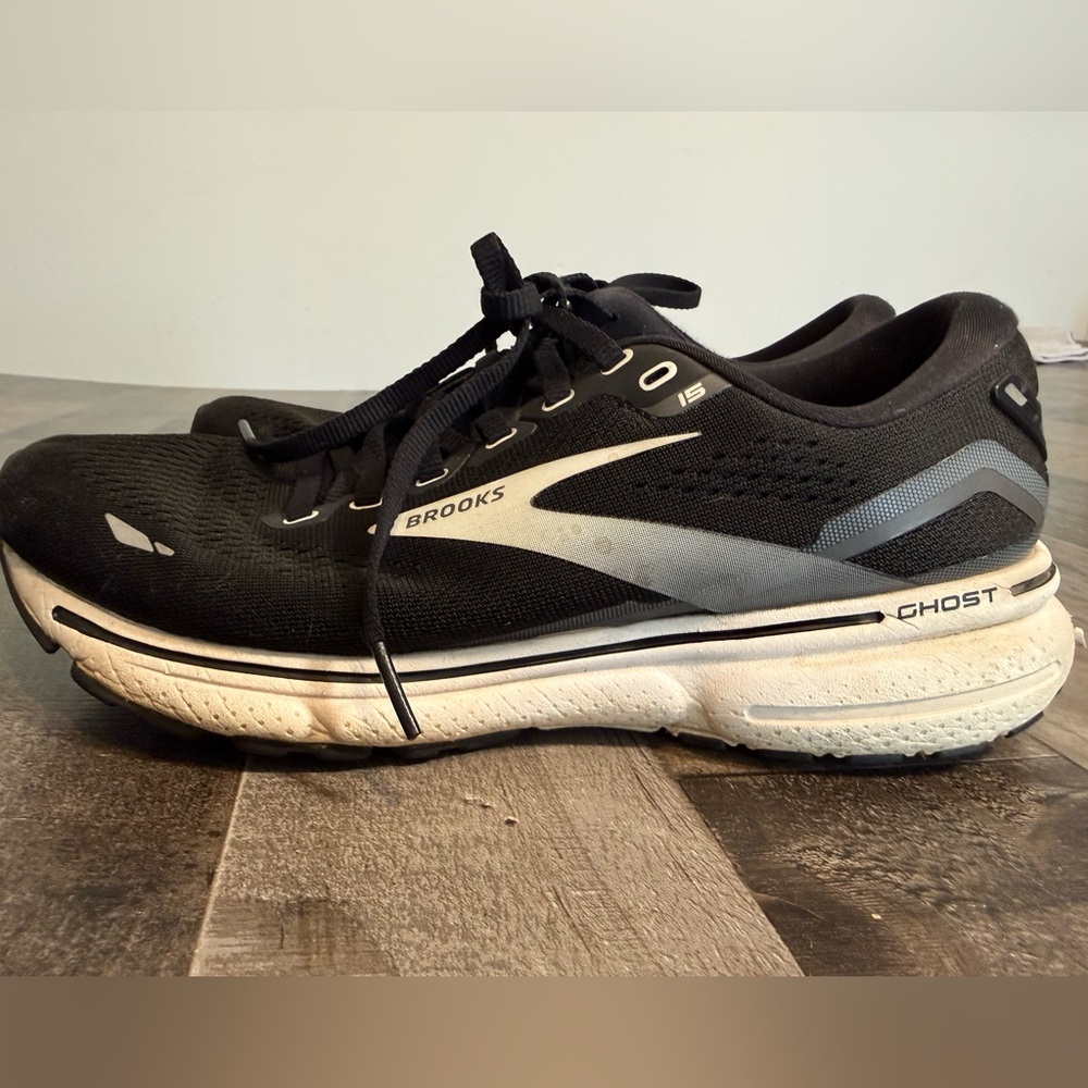 Brooks Ghost 15‎ Black White Running Shoes Women’s 8 Cushioned Neutral Sneakers